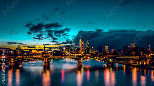 Frankfurt skline by night © karlibri