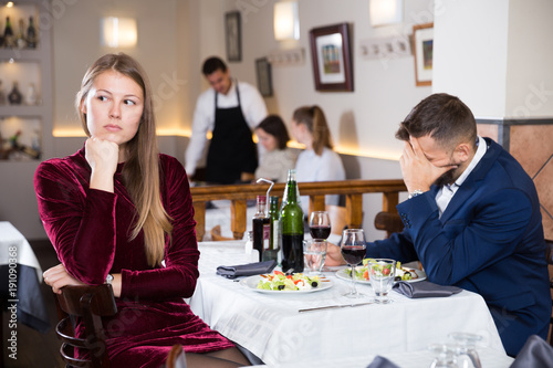 Couple quarreled in restaurant