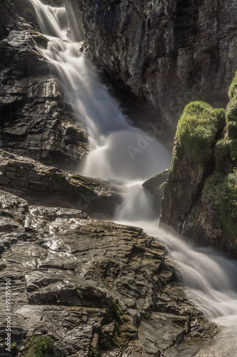 Rei  ender Wasserfall im   sterreichischen Ort Bad Gastein