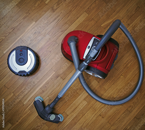 Robotic vacuum cleaner vs Vacuum cleaner.