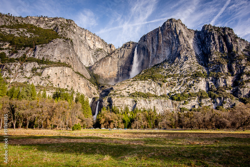 Photography Yosemite Falls from the Meadow