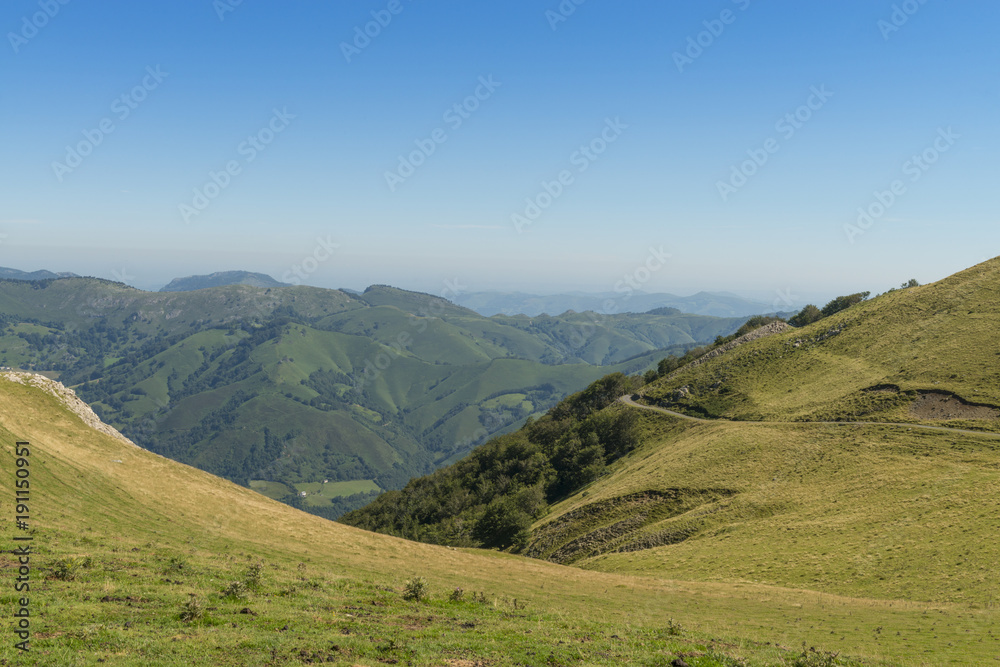 Les estives dans les Pyrénées au Col de Larrau.