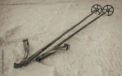 Schilderij op canvas Vintage ski poles