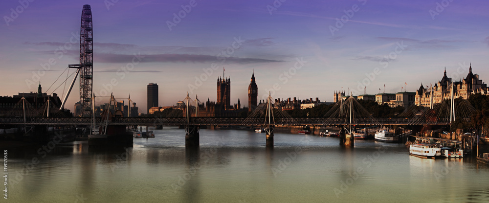 Naklejka premium Panoramic London Skyline