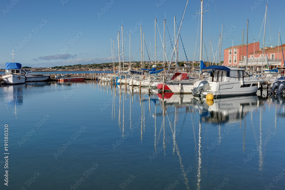 Bassin de Thau - Port de Bouzigues - Herault -Occitanie Bassin de Thau - Port de Bouzigues - Herault -Occitanie
