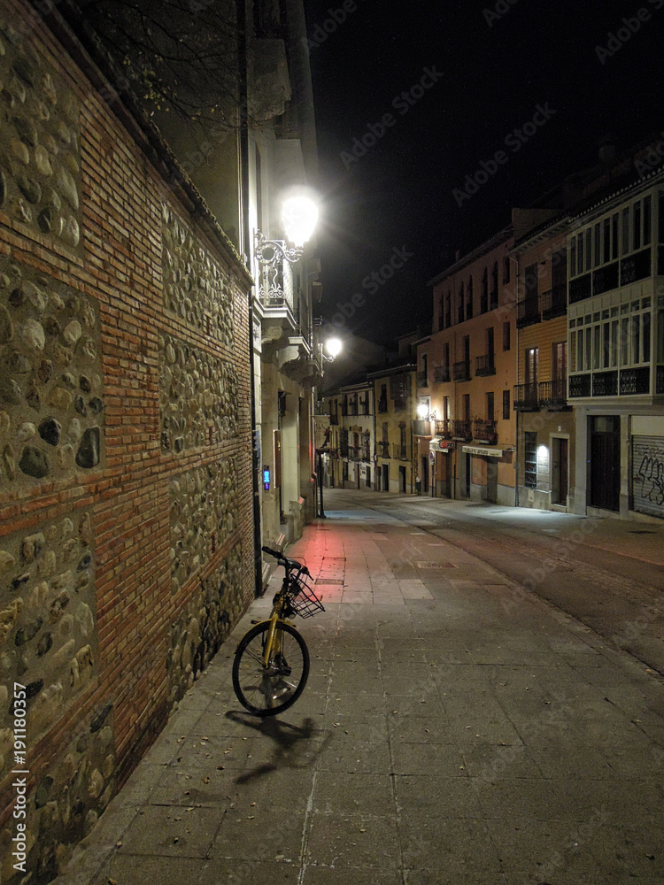 Fototapeta premium Bike in a street at night
