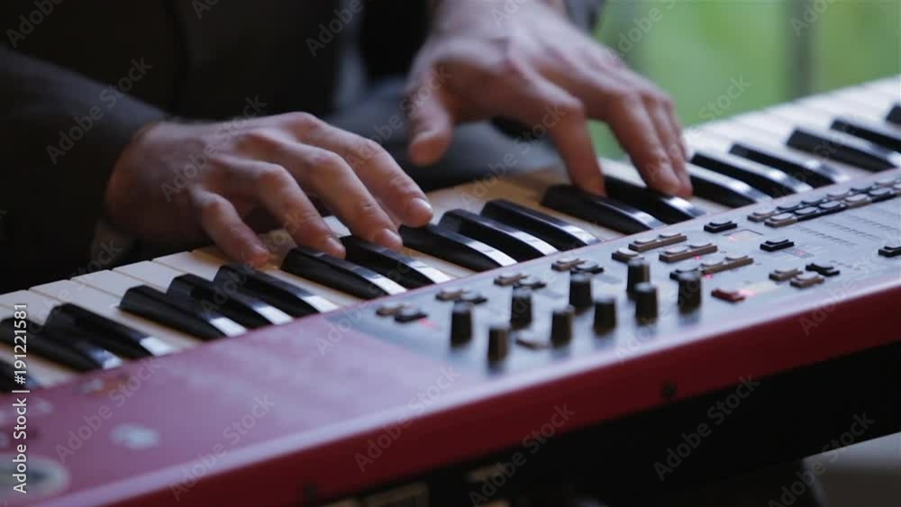 keyboard player keyboard player