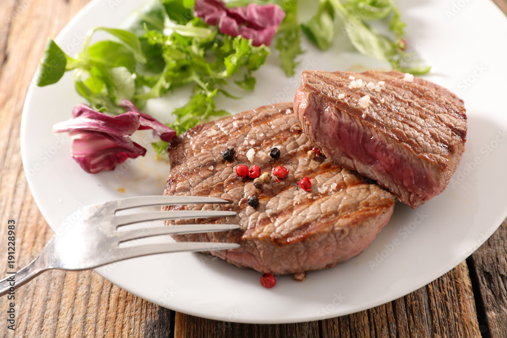 grilled beef and pepper