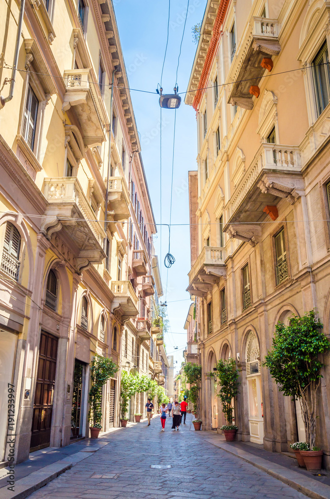Obraz premium Beautiful street with ancient buildings in the center of Milan, Italy