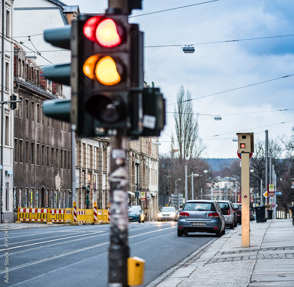 Ampel mit Blitzer StockFoto Adobe Stock