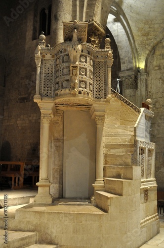 Bitonto (Bari) - Ambone della Concattedrale - 1229