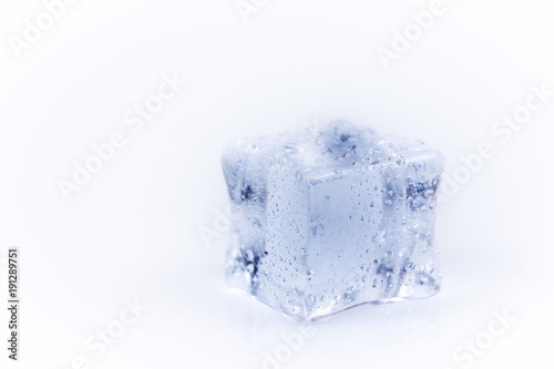 Single ice cube