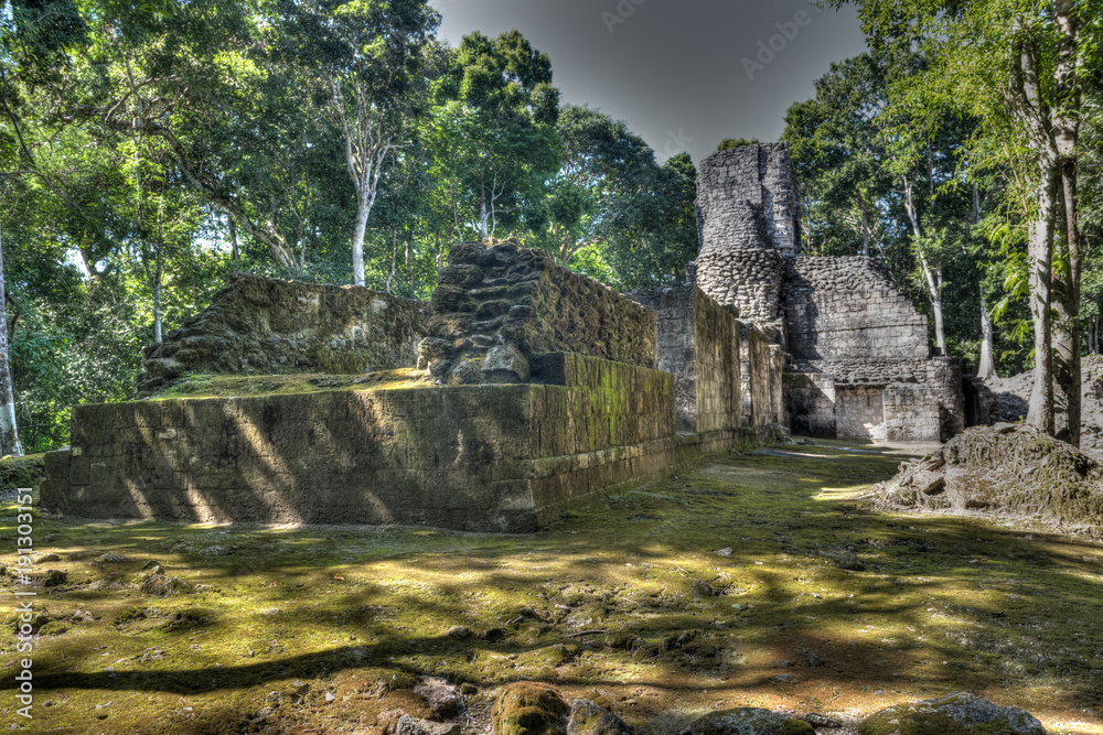 Hormiguero - eine präkolumbischen Maya-Ruinenstätte im Rio-Bec-Stil