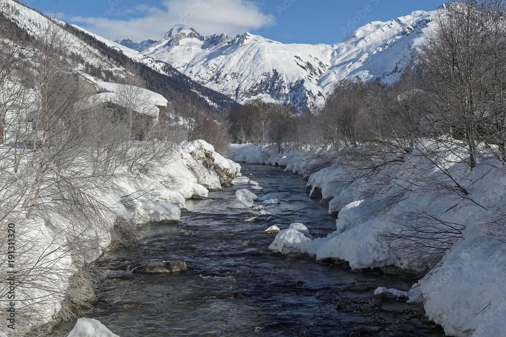 Obraz premium Rhone in Winterlandschaft, Obergoms, Wallis, Schweiz