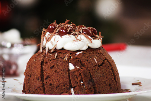 Torta cioccolato, panna e amarene photo