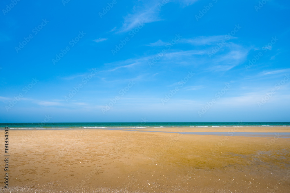 sea sand and blue sky background