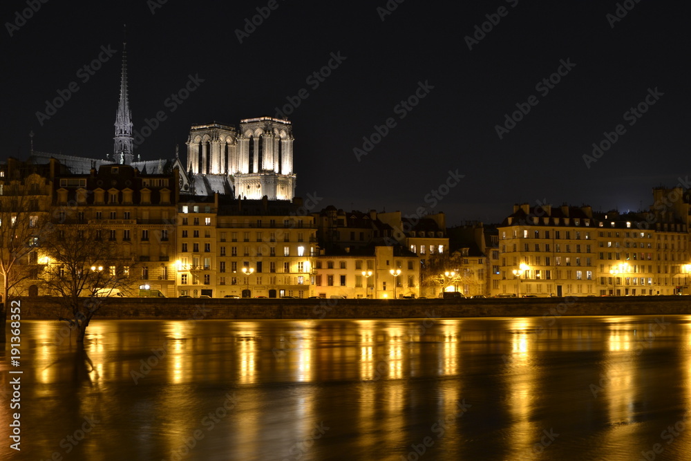 Une nuit sur Paris