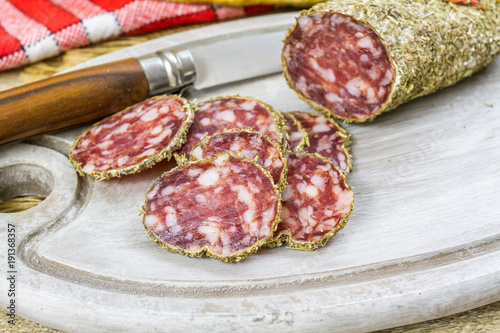 saucisson aux herrbes photo