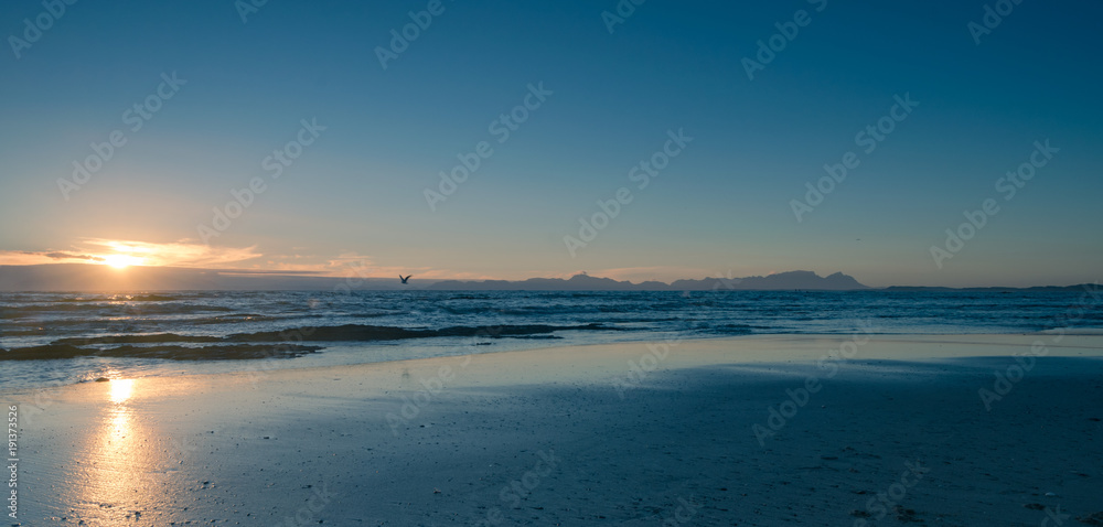 Fototapeta premium Clear skies sunset