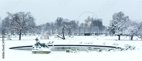 Paris under the snow during the winter, France © Production Perig