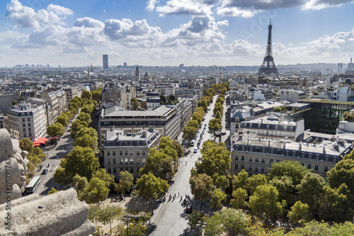 Champs Elysées et sa vue imprenable sur la Tour Eiffel