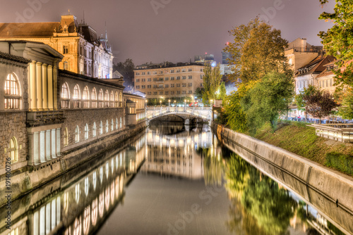 Die "Drei Brücken" über der Ljubljanica in Ljubljana