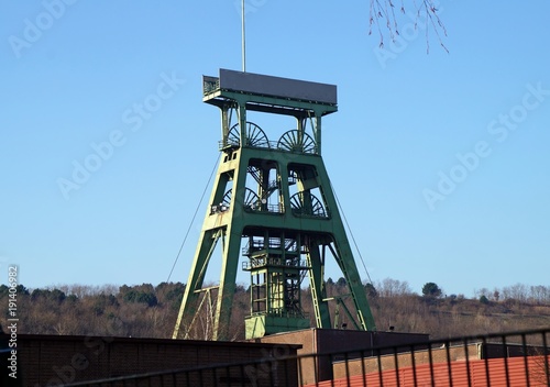 Fotografie Förderturm der Schachtanlage in Bottrop