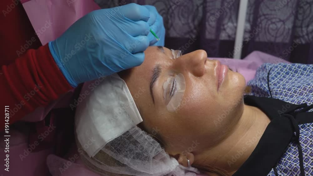 procedure in the beauty salon: lamination of eyelashes and eyebrows. Saturation of eyebrows with keratin. application of a special fixing solution. 4 k procedure in the beauty salon: lamination of eyelashes and eyebrows. Saturation of eyebrows with keratin. application of a special fixing solution. 4 k