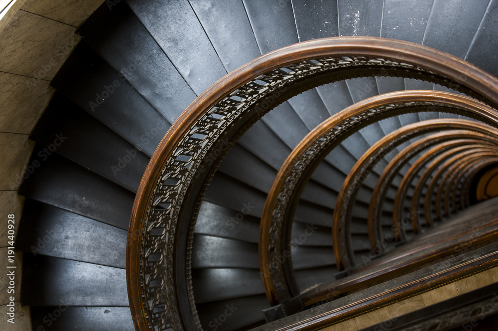 Fototapeta premium Arrott Building - Half Circular Spiral Marble Staircase - Downtown Pittsburgh, Pennsylvania