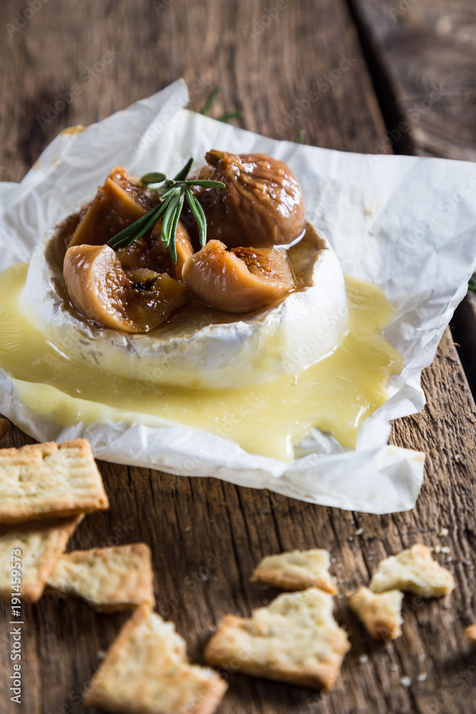 Baked Camembert with figs Baked Camembert with figs