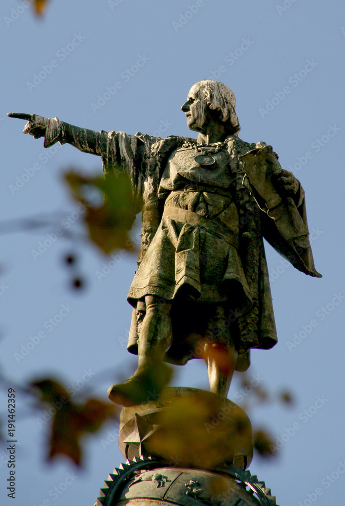 Fototapeta premium Barcelona, Catalonia, Spain - Statue of Christopher Columbus