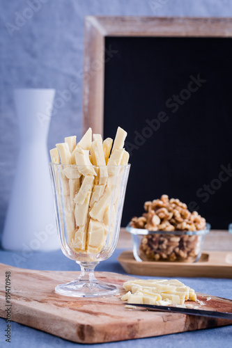 Weiße Schokolade im Glas photo