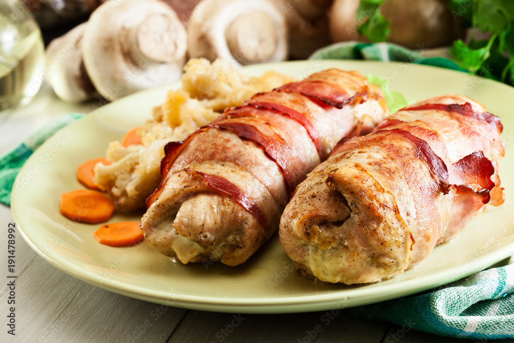Chicken breast stuffed with champignon