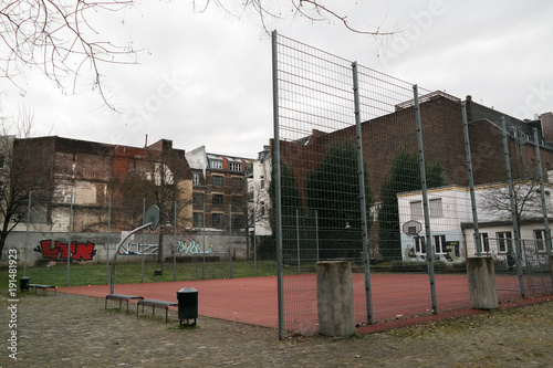 Käfiger Fußballspielplatz