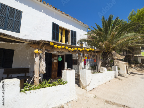 Ausblick auf Hafen und Burg von Cabrera, Colònia de Sant Jordi, Parque Nacional de Cabrera, Cabrera-Nationalpark, Cabrera-Archipel, Mallorca, Balearen, Spanien photo