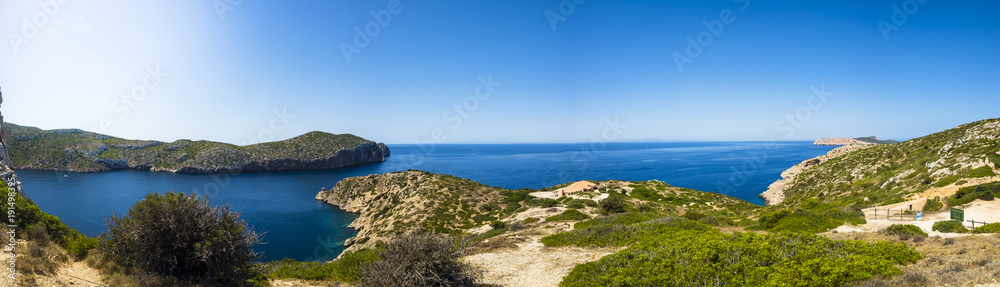 Ausblick auf Hafen von der Burg von Cabrera aus, Colònia de Sant Jordi, Parque Nacional de Cabrera, Cabrera-Nationalpark, Cabrera-Archipel, Mallorca, Balearen, Spanien Ausblick auf Hafen von der Burg von Cabrera aus, Colònia de Sant Jordi, Parque Nacional de Cabrera, Cabrera-Nationalpark, Cabrera-Archipel, Mallorca, Balearen, Spanien