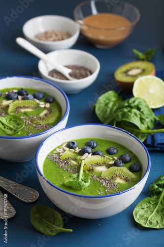 green smoothie bowl spinach kiwi blueberry lime banana with chia seed