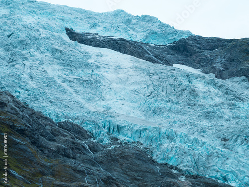 Wallpaper Mural Paisaje del glaciar de Bøyabreen  en Noruega, verano de 2017 Torontodigital.ca