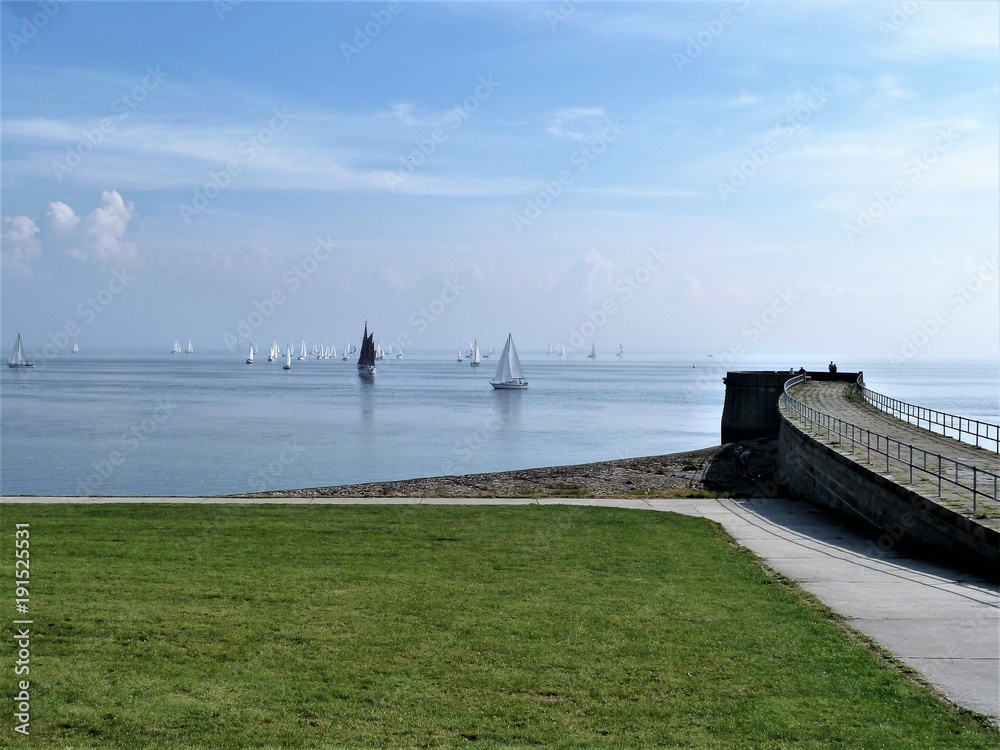 Naklejka premium Segelboote auf dem Jadebusen