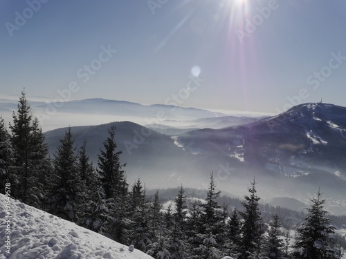 Fototapeta Naklejka Na Ścianę i Meble -  biała zima w górach.Beskidy w śniegu