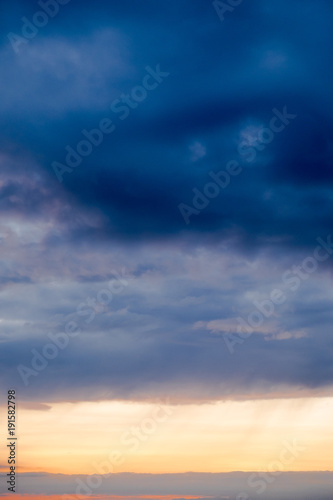 Fototapeta Naklejka Na Ścianę i Meble -  dramatic sky with cloud