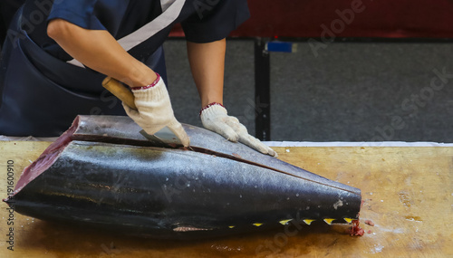 Fotografie Tuna fish cutting