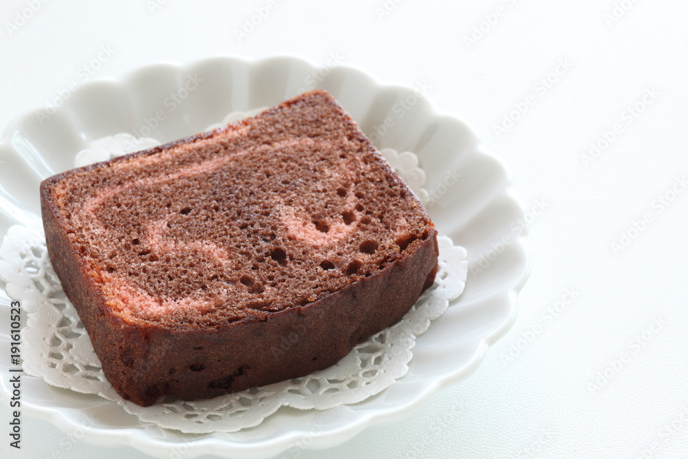 strawberry and chocolate pound cake