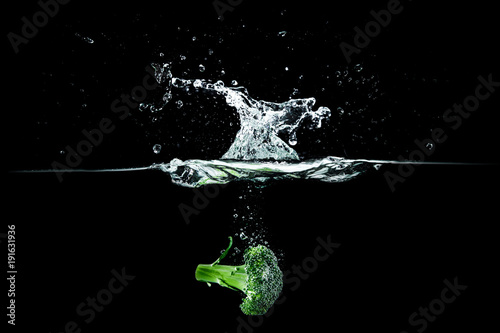broccoli in water with splash
