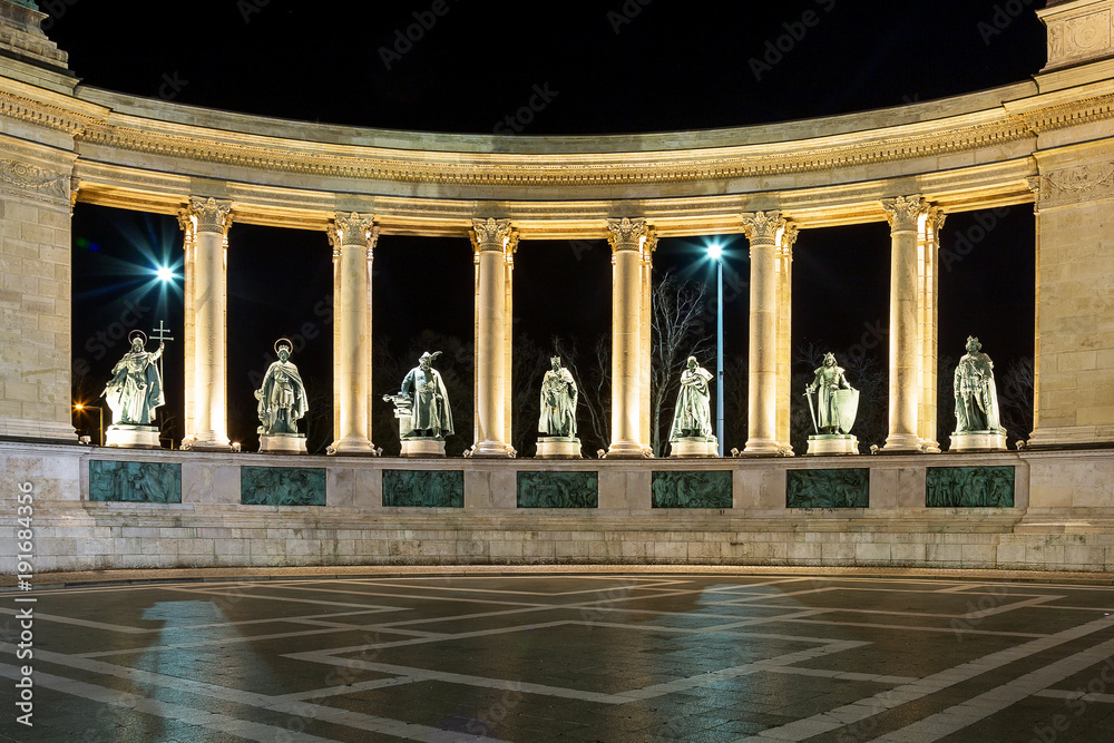 Fototapeta premium Heroes' Square ,Budapest, Hungary. Night.