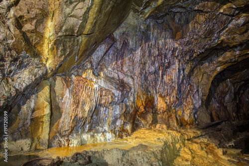 Fotografi Underground abandoned gold ore mine shaft tunnel gallery