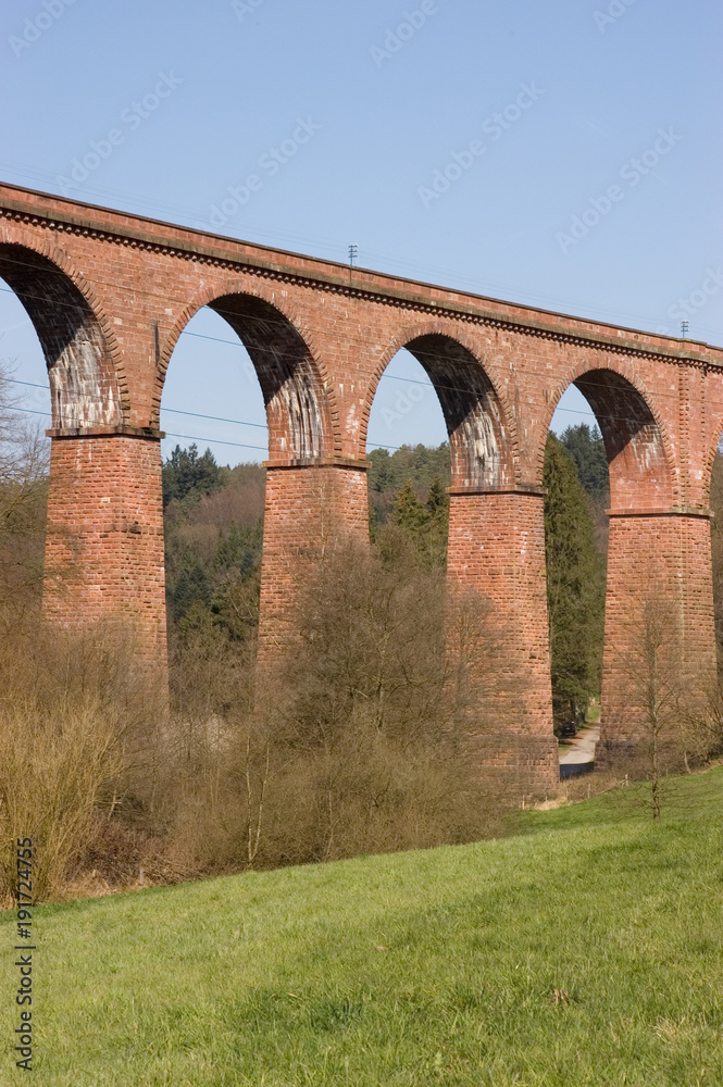 Fototapeta premium Himbächel-Viadukt bei Hetzbach