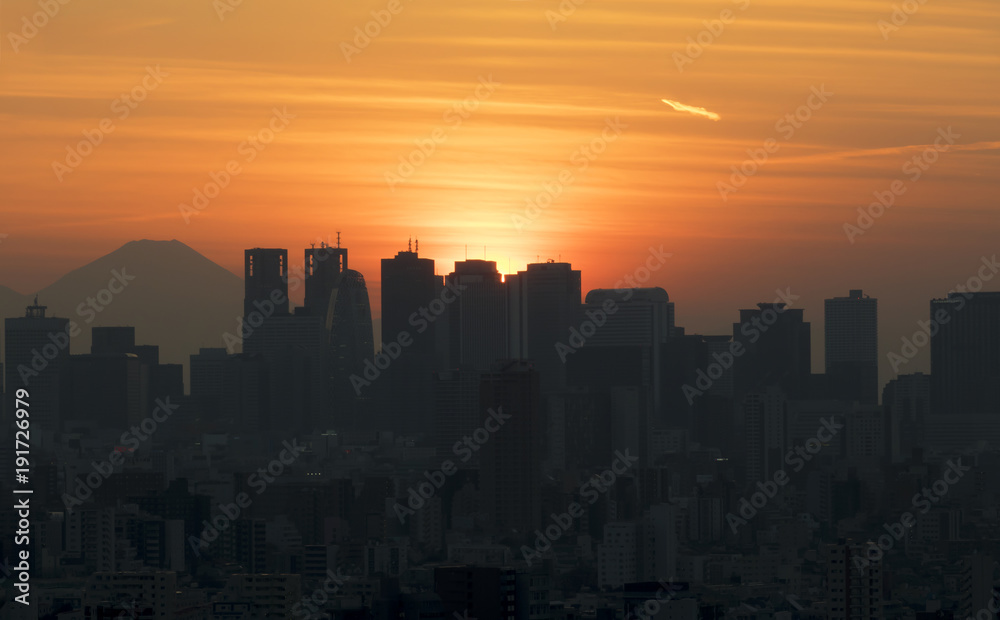 Fototapeta premium 日没 富士山と東京
