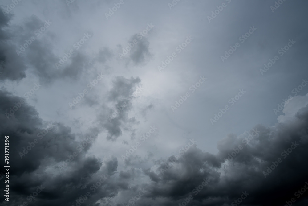 Obraz premium dark storm clouds with background,Dark clouds before a thunder-storm.