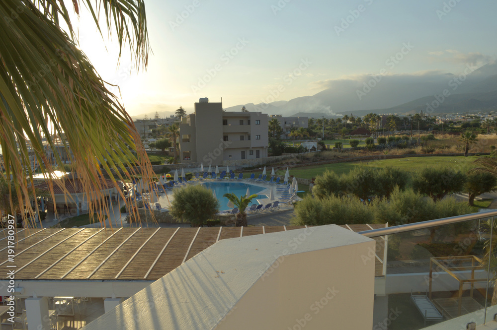 Fototapeta premium Morning sunrise on seacoast of Crete in Greece
